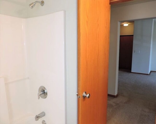 Building Photo - $1,300 | 2 Bedroom, 1 Bathroom Condo | Pet...