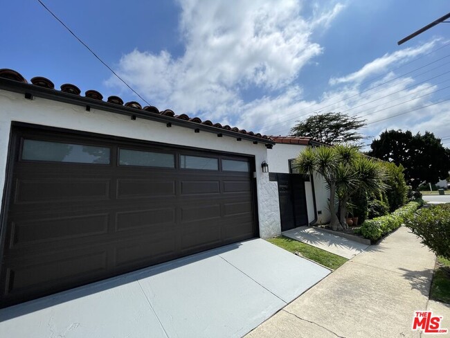 Building Photo - 3702 Sawtelle Blvd