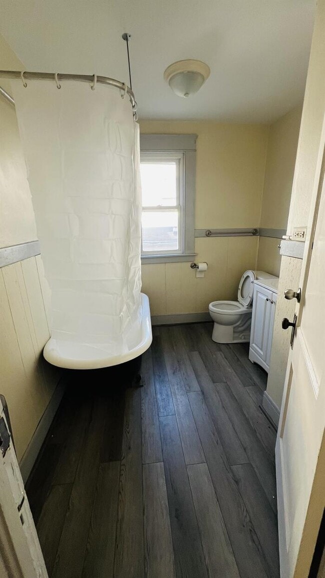 Building Photo - 244 Summer St