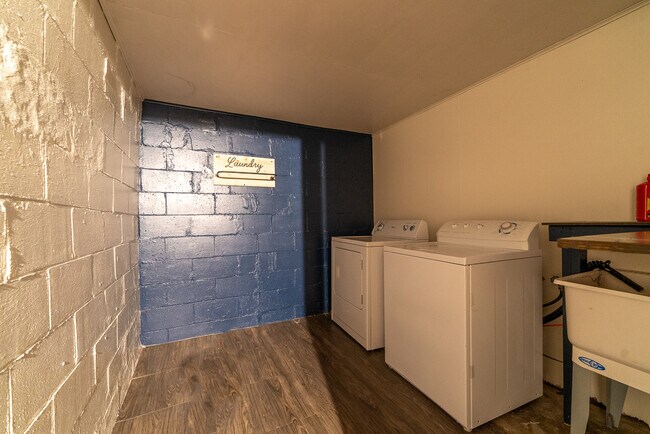 Building Photo - 2517 S Duluth Ave