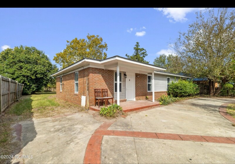 Building Photo - 2703 Robeson St