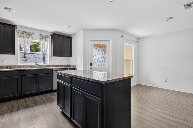 Building Photo - 1564 Wynford Cir