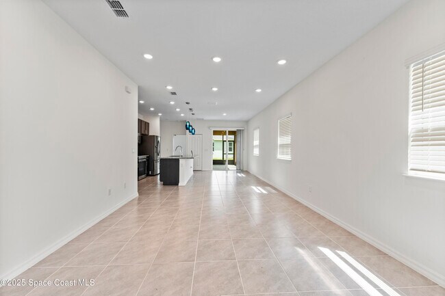 Building Photo - 1037 Canfield Cir