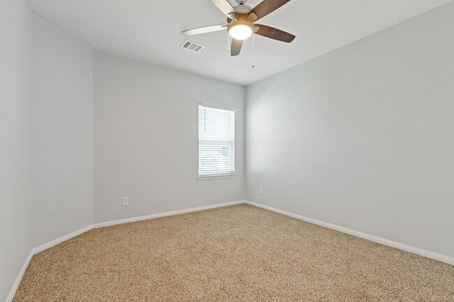 Building Photo - 3902 Deledda Dr