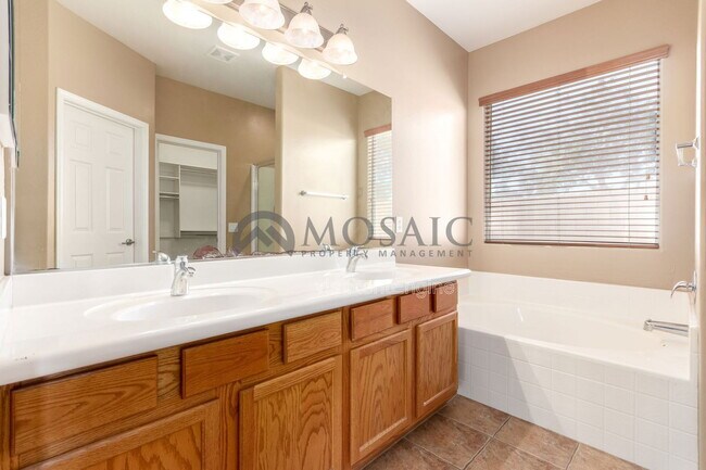 Building Photo - 4020 E Trigger Way