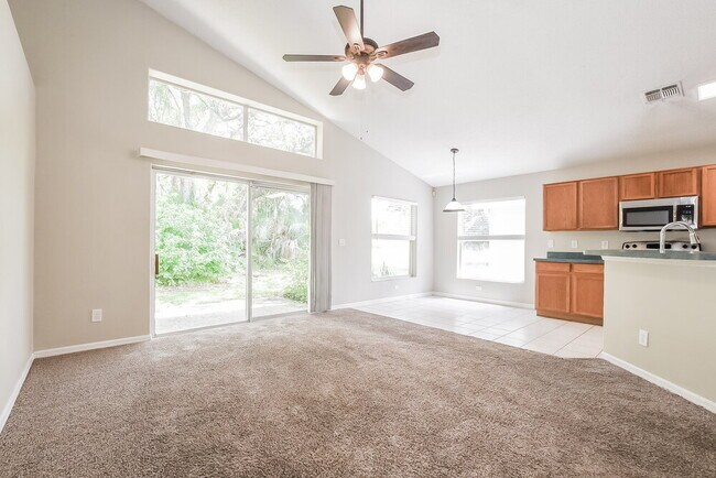 Building Photo - 13720 Meadowpark Ave