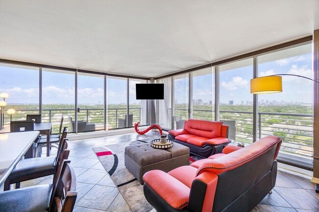 Building Photo - 1720 Harrison St