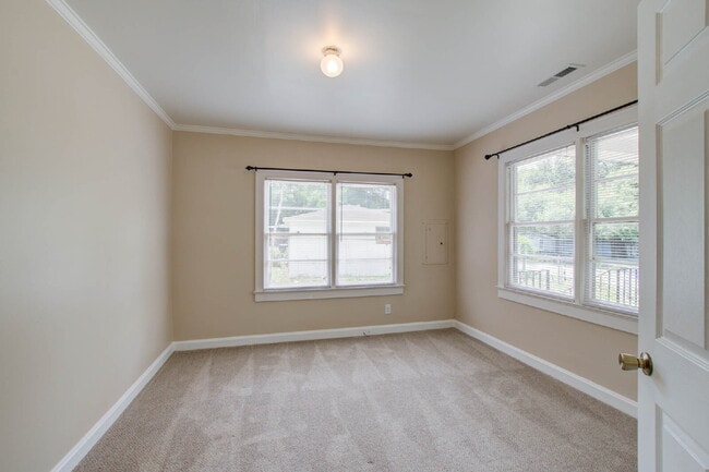 Building Photo - 1833 Orangeburg St