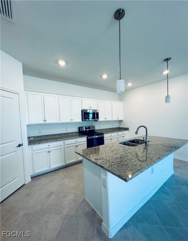 Building Photo - 14636 Palamos Cir