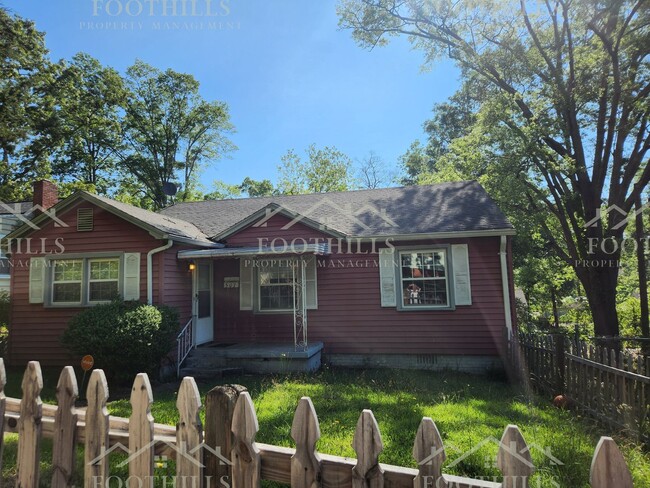 Building Photo - 507 Rose Hill St