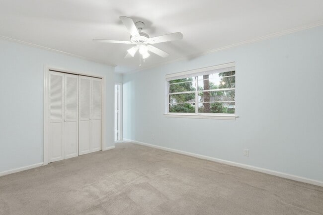 Building Photo - Ranch Home in Wilmington Park For Lease