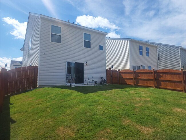 Building Photo - 405 Eclipse Ln