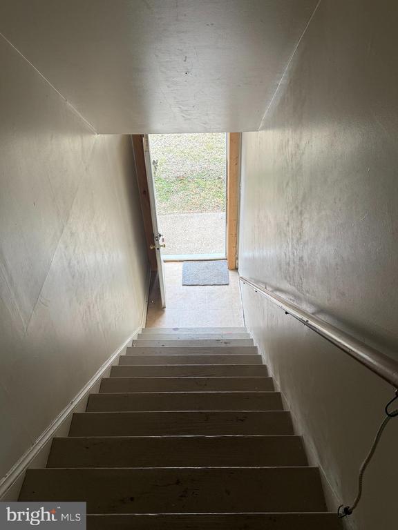 Building Photo - 606 Stuart St