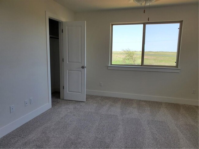 Building Photo - 508 White Steppe Way