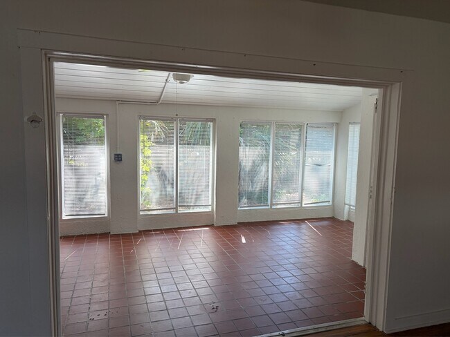 Building Photo - 209 Lovelace Dr