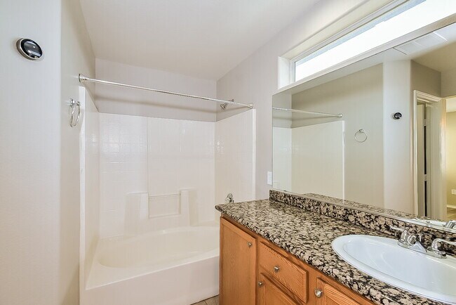 Building Photo - 10348 Faustine Ave