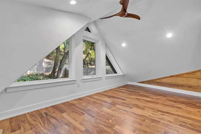 Building Photo - 2712 Oak Springs Dr