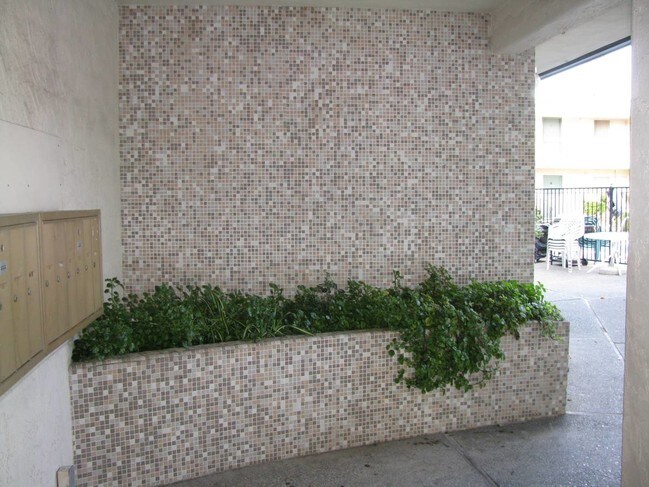 Building Photo - 1940 California St