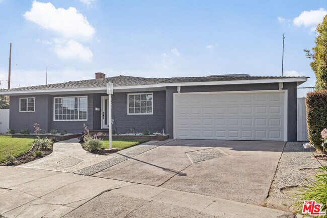 Primary Photo - 3500 Tuller Ave