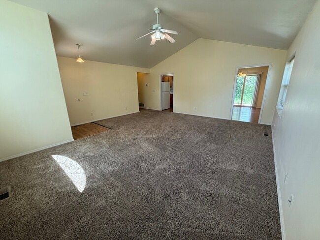 Building Photo - 3207 John Deere St