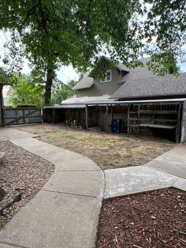 Building Photo - Discover Timeless Charm: Enchanting Historic Home in a Picturesque Small Town