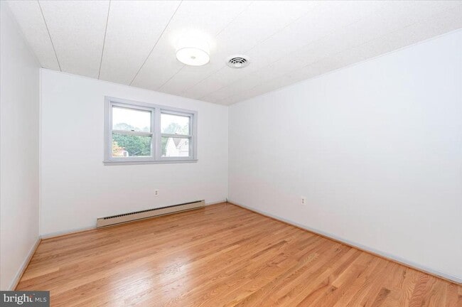 Building Photo - 6 Schaller Ln