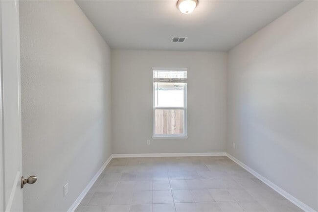 Building Photo - 325 Diamondleaf Dr