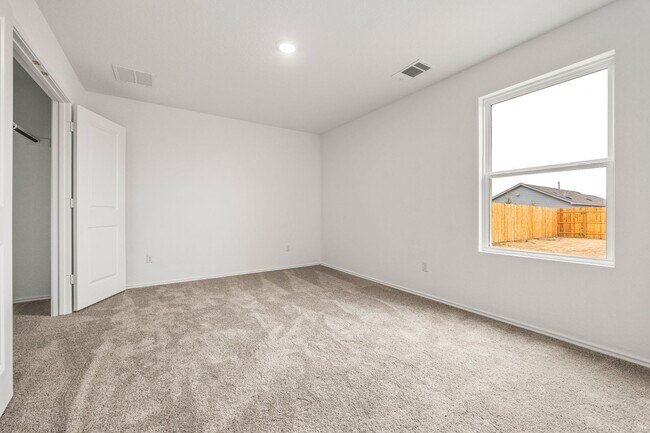 Building Photo - Charming 4BR/2BA in St. Hedwig – Open Floor Plan & Private Backyard