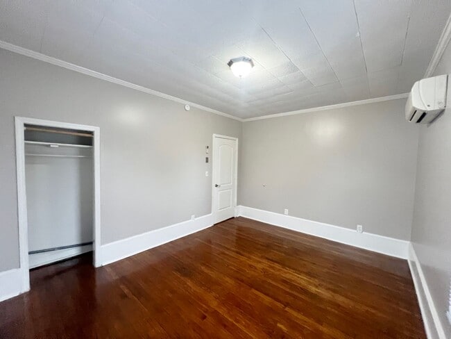 Building Photo - 40 Buxton Ave