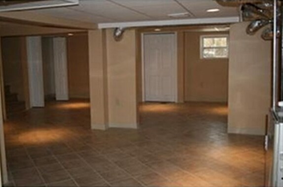 Building Photo - 219 Forest St