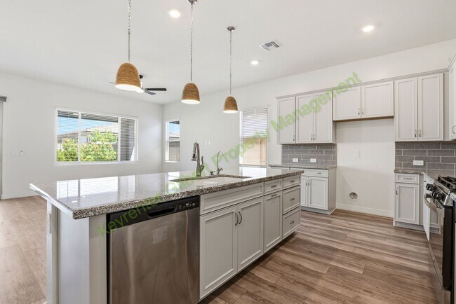 Building Photo - Beautiful Queen Creek Home in Prime Location – Spacious Living with Modern Comforts!