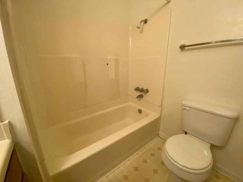 Building Photo - 402 Summer Ct