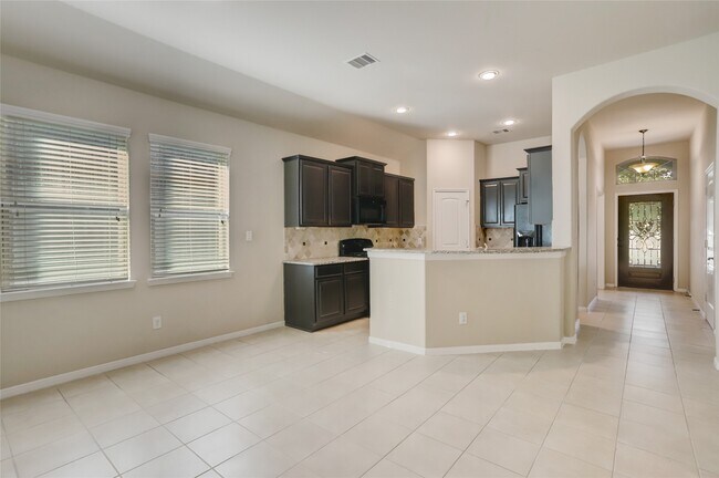 Building Photo - 624 Pedernales St