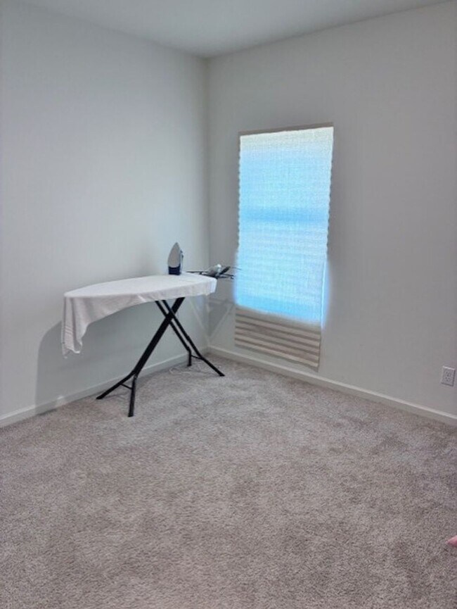 Building Photo - 224 Park Crest Run