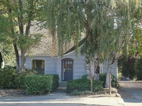 Building Photo - 413 S Main St