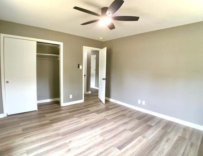 Building Photo - 33 Walker Cir