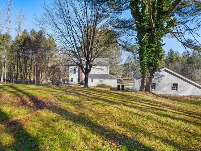 Building Photo - 575 Black Rock Tpke