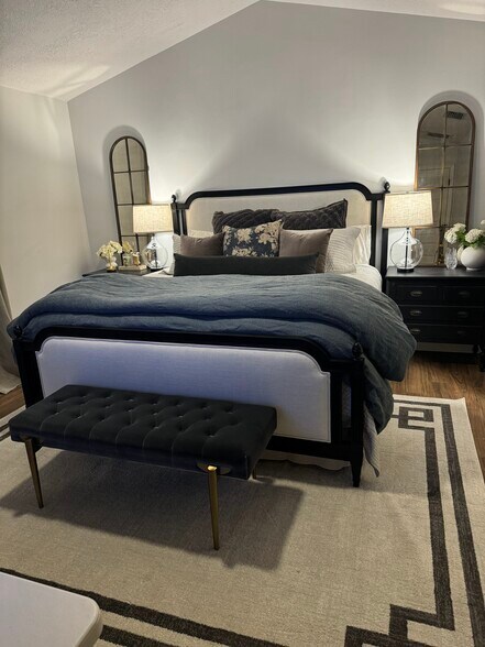 Master Bedroom - 519 Lake Charm Ct