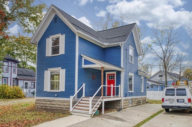 Building Photo - 116 Jewett St