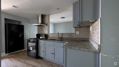 Building Photo - Spacious 3BR Apartment in Oak Park – 1,326...