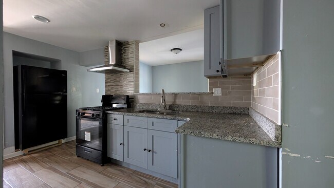 Primary Photo - Spacious 3BR Apartment in Oak Park – 1,326...