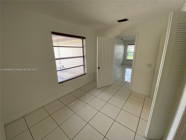 Building Photo - 14965 SW 49th Ln