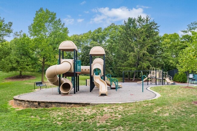 Building Photo - 5841 Elmbridge Ln