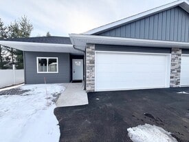 Building Photo - 577 Main St W