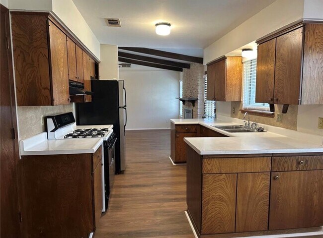 Building Photo - 5504 Chadwyck Dr