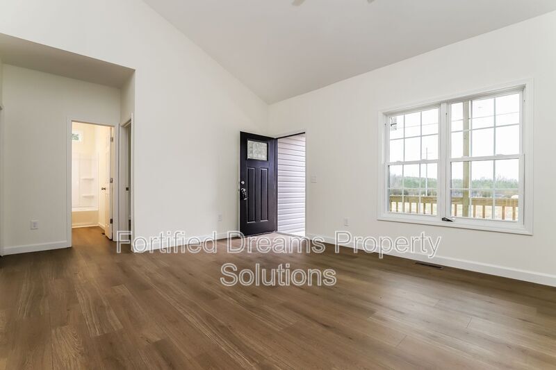 Building Photo - 418 N Smith St