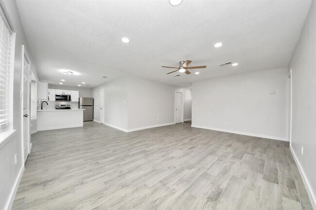 Building Photo - 13506 Cologne Dr
