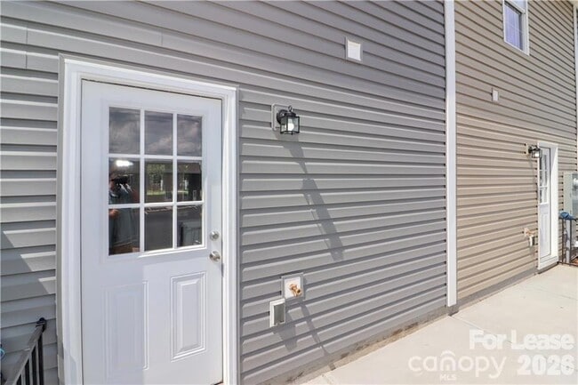 Building Photo - 3971 Newhall Dr NW