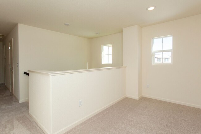 Building Photo - 8981 Quail Fls Dr