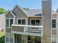Building Photo - 9605 Vinca Cir